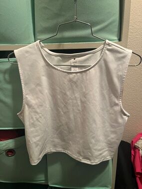 Yogalicious White Sleeveless Crop Tank